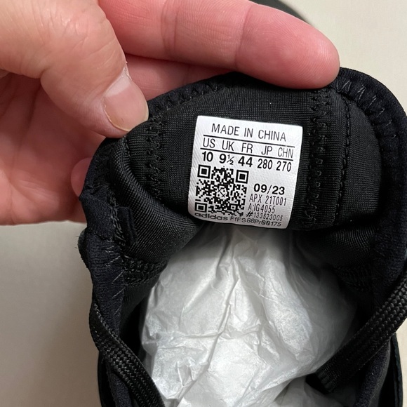 NWB - Adidas Y-3 Kaiwa Men’s Premium Sneaker - US 10/EU 44 - Picture 9 of 16